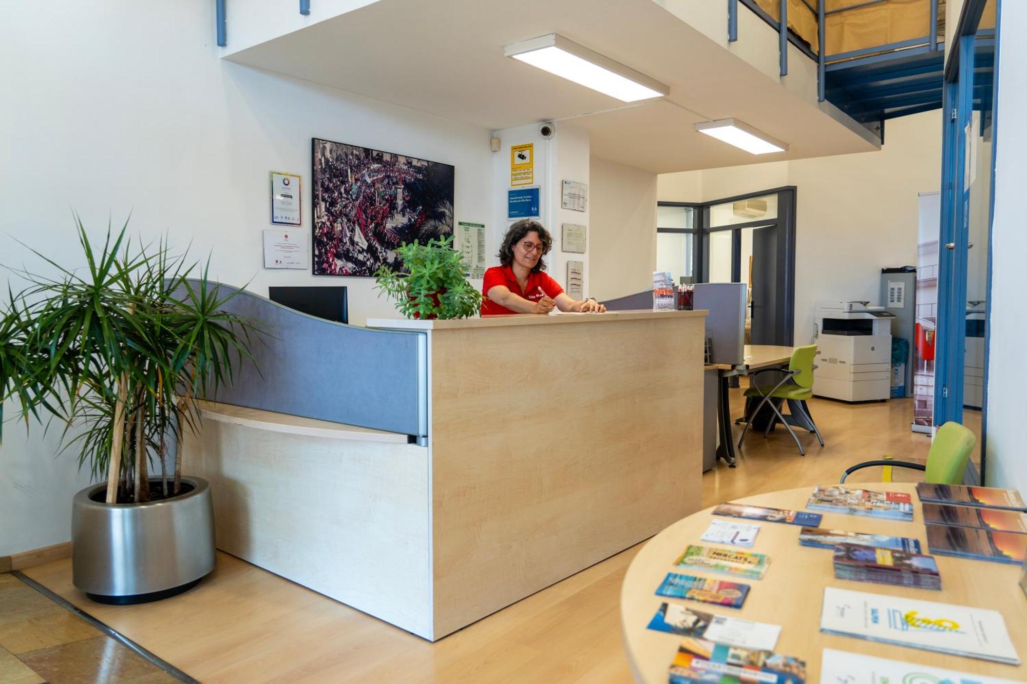Apartaments Turístics Residencia Vila Nova Vilanova i la Geltrú Exterior foto
